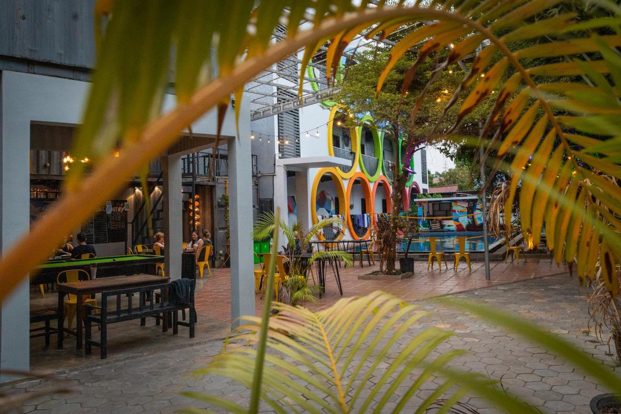 White Rabbit Hostel Siem Reap Eksteriør bilde