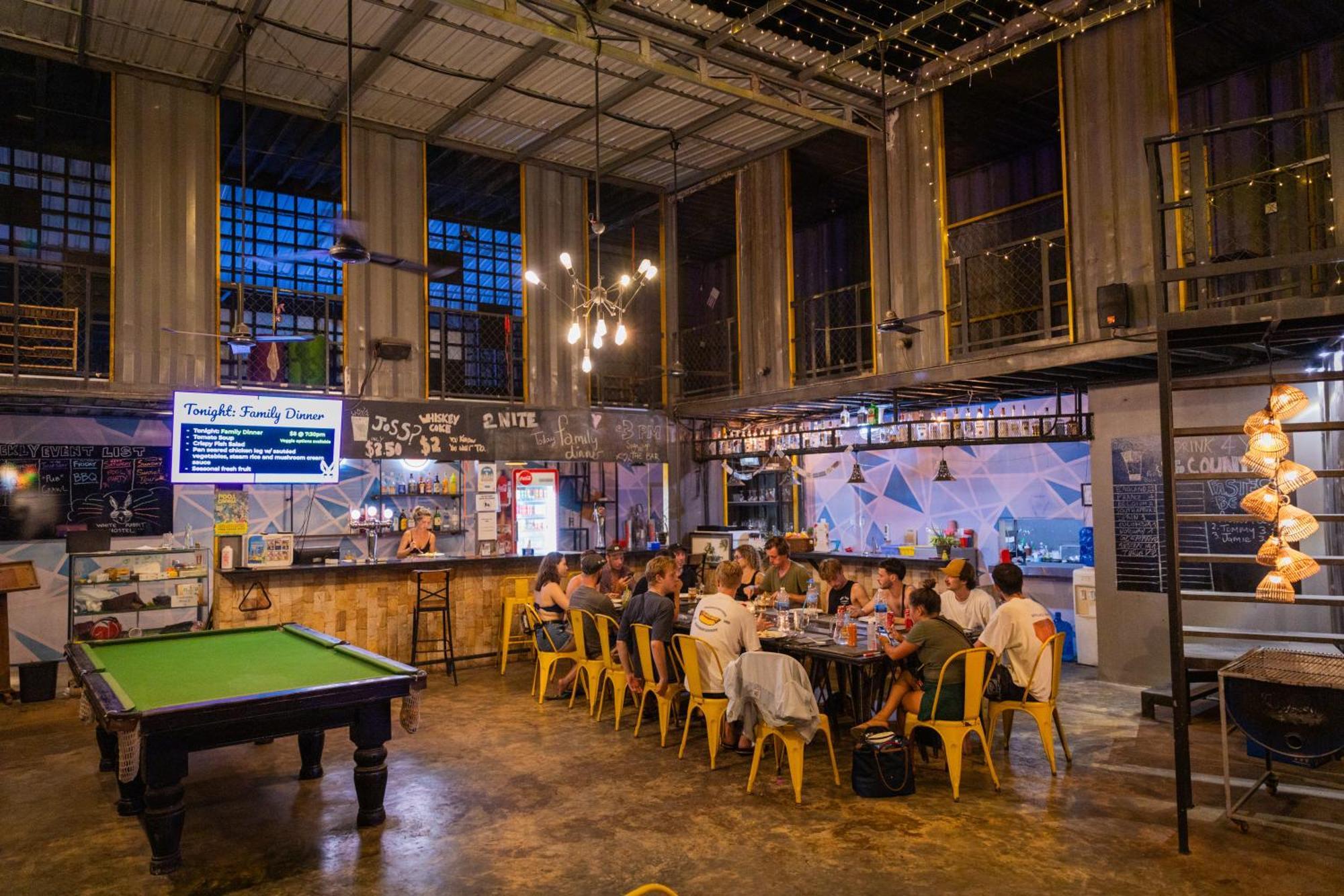 White Rabbit Hostel Siem Reap Eksteriør bilde