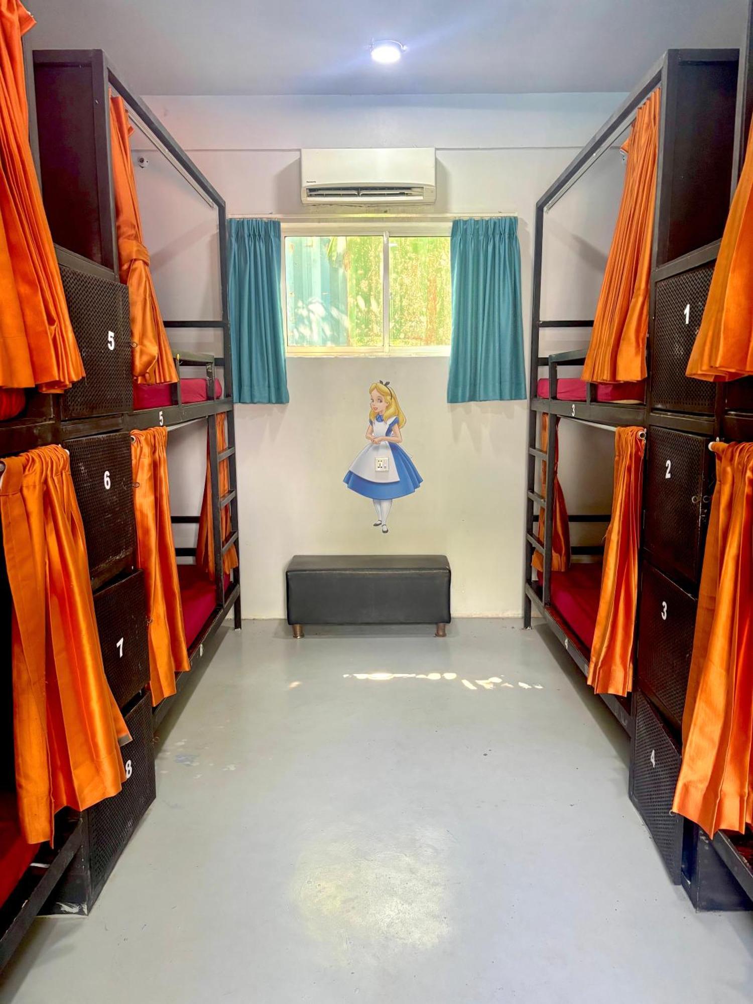 White Rabbit Hostel Siem Reap Eksteriør bilde