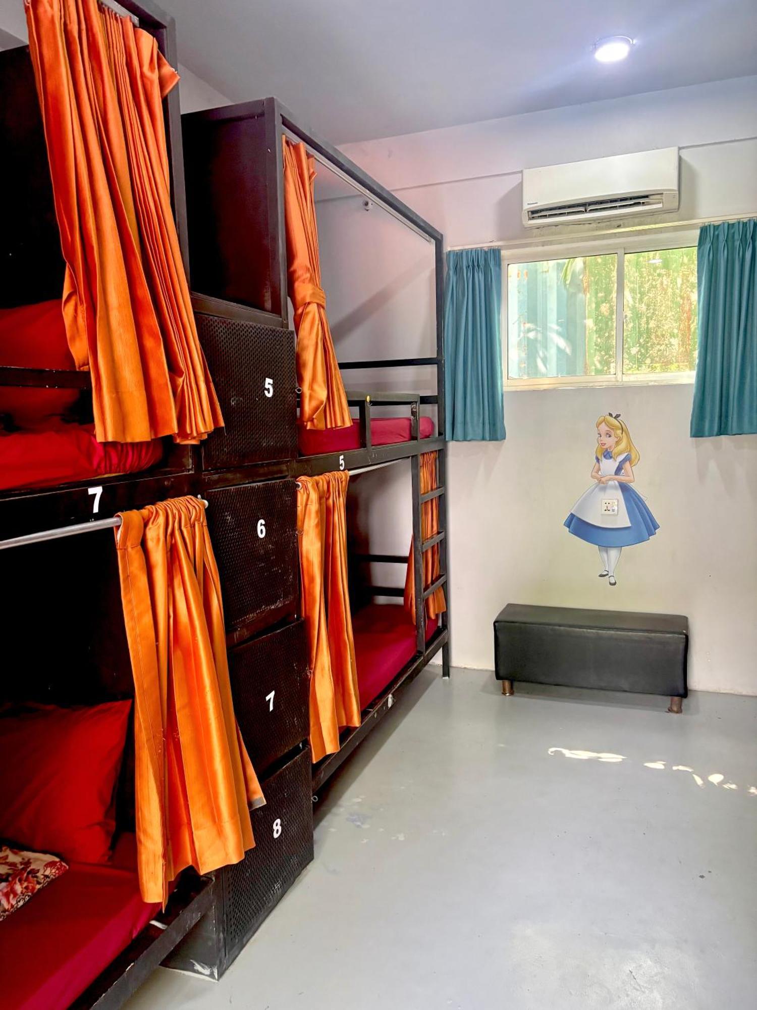 White Rabbit Hostel Siem Reap Eksteriør bilde